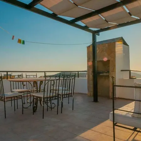 Luxury 4-bed With Private Pool * كالكان